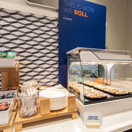 Holiday Inn Express Elk Grove West I-5 By Ihg Ngoại thất bức ảnh