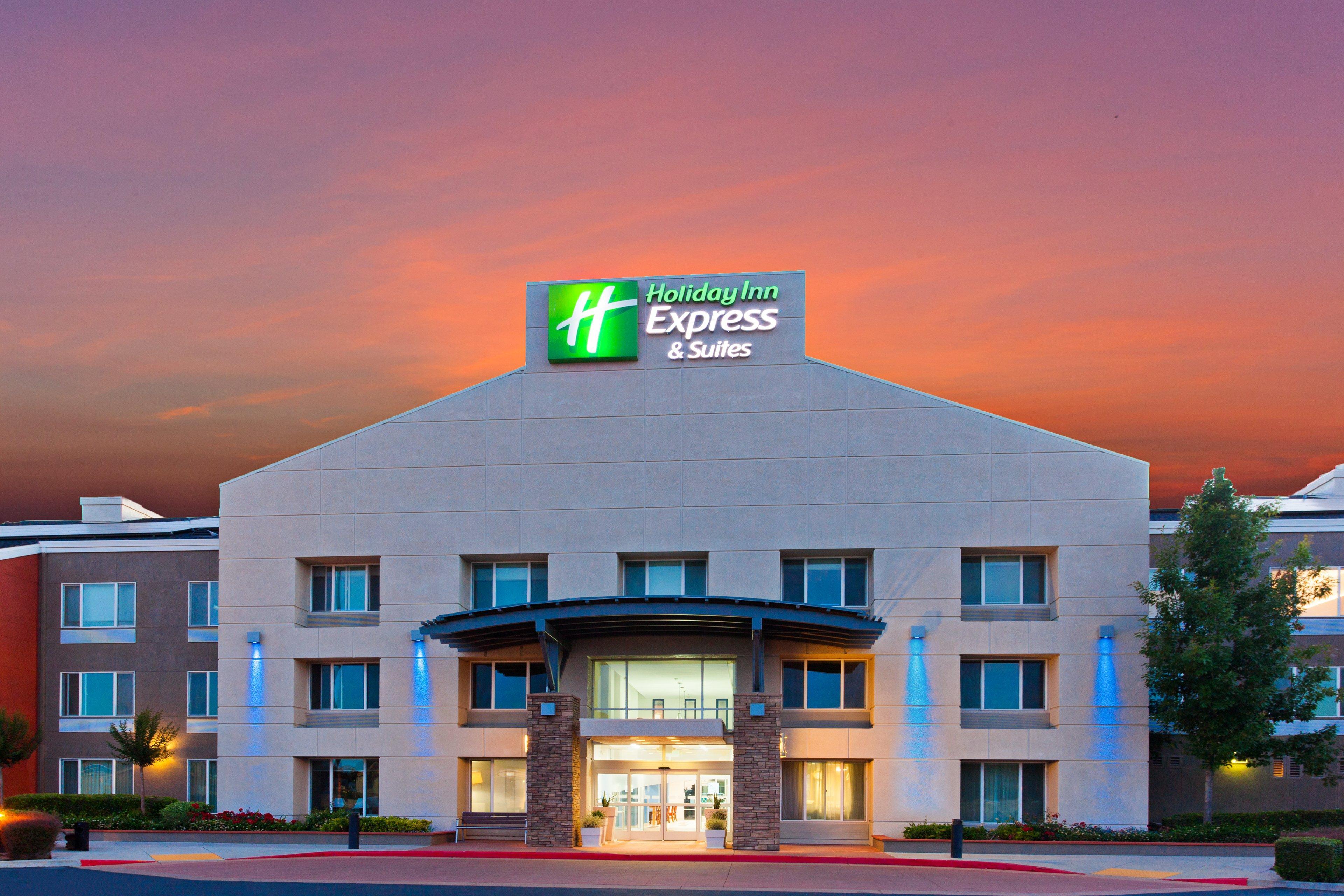 Holiday Inn Express Elk Grove West I-5 By Ihg Ngoại thất bức ảnh